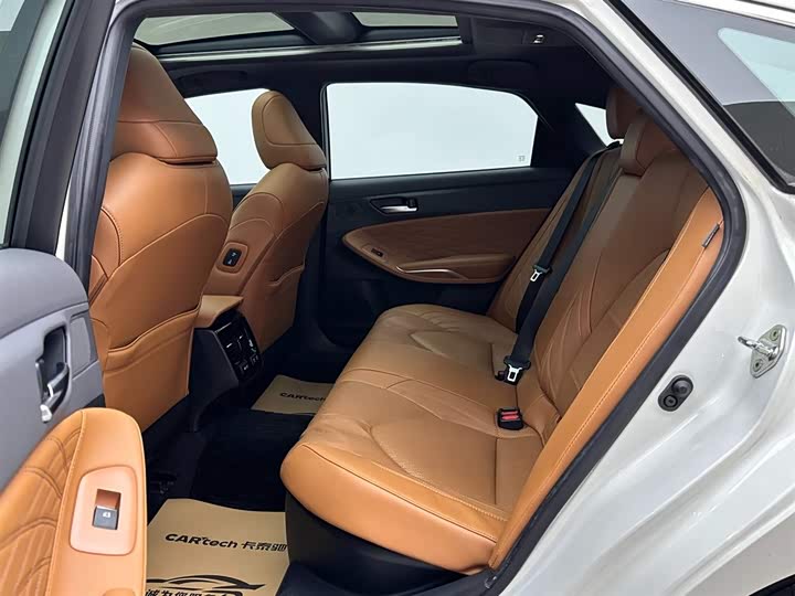 Фото 9 - Toyota Avalon