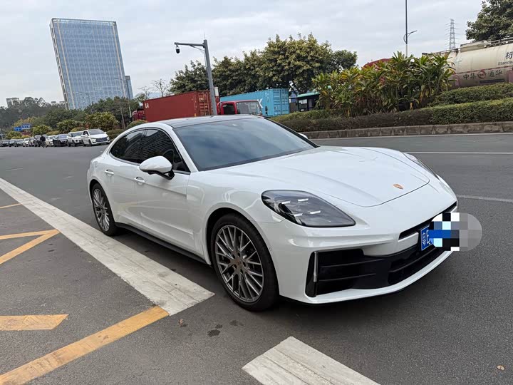 Фото 3 - Porsche Panamera
