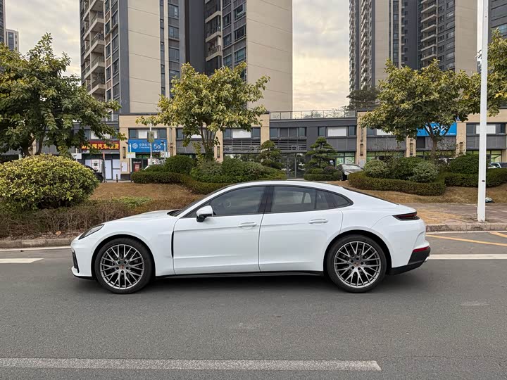 Фото 9 - Porsche Panamera