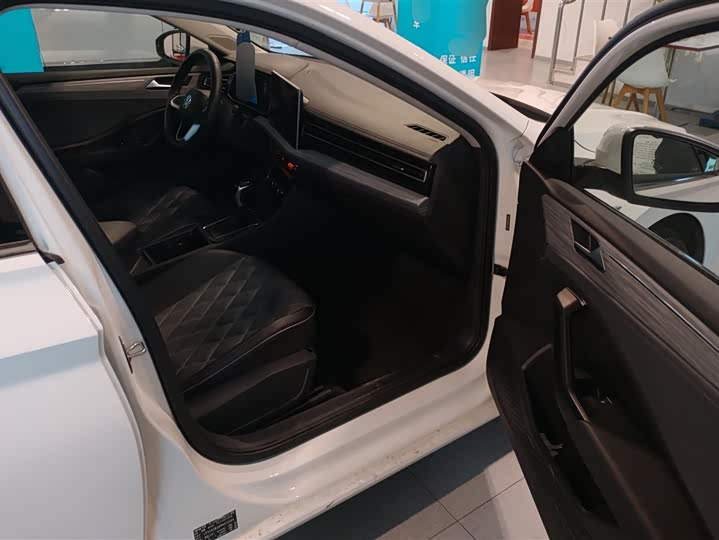 Фото 8 - Volkswagen Sagitar L