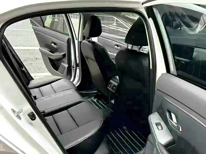 Фото 6 - Nissan Sylphy