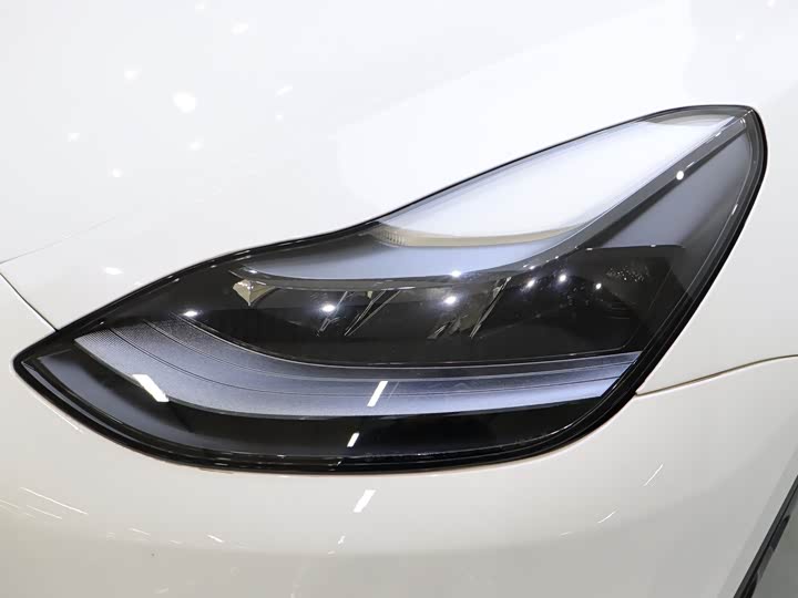 Фото 8 - Tesla Model Y