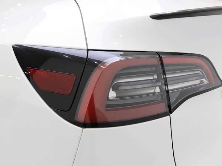 Фото 9 - Tesla Model Y