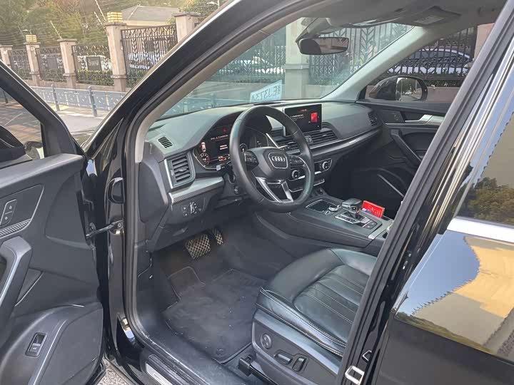 Фото 7 - Audi Q5L