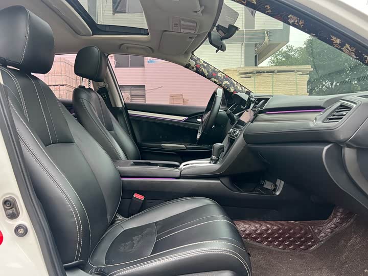 Фото 8 - Honda Civic