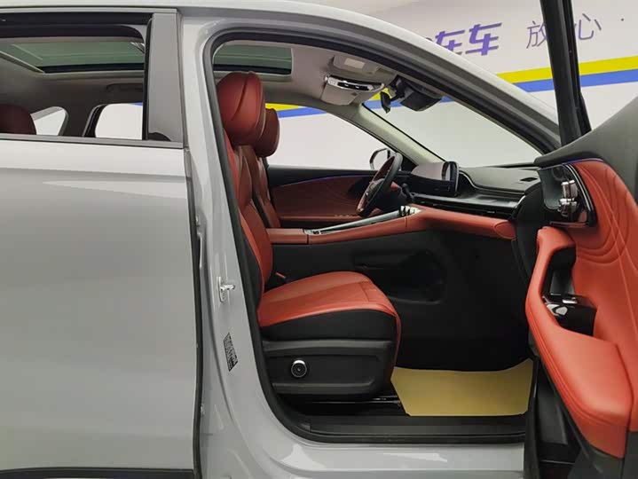 Фото 8 - Exeed RX C-DM Hybrid