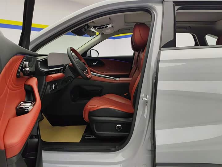 Фото 9 - Exeed RX C-DM Hybrid