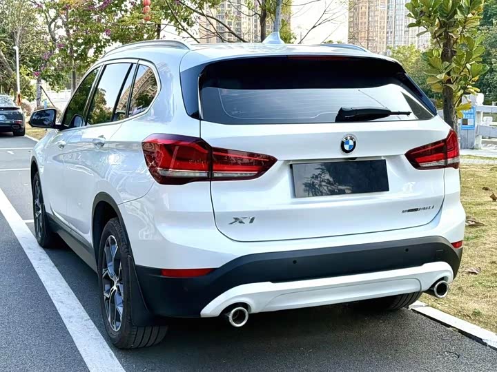 Фото 9 - BMW X1
