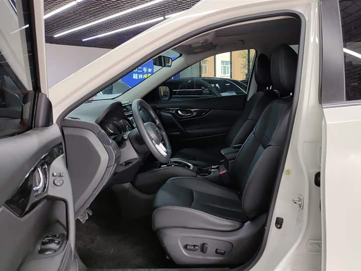 Фото 9 - Nissan X-Trail