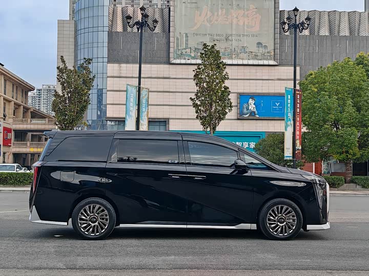 Фото 7 - GAC Trumpchi M8