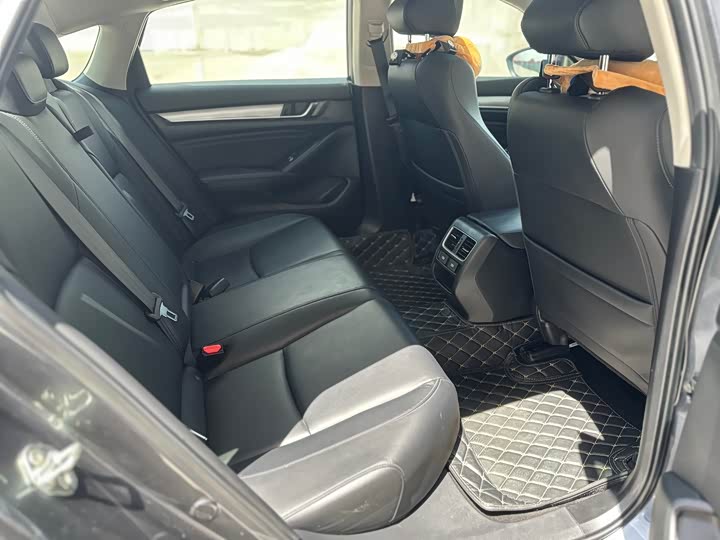 Фото 6 - Honda Accord