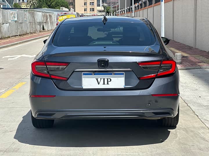 Фото 8 - Honda Accord