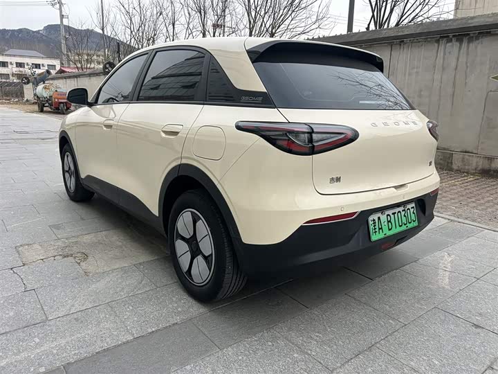 Фото 4 - Geely Galaxy Geome