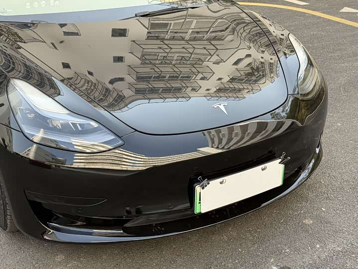 Фото 4 - Tesla Model 3