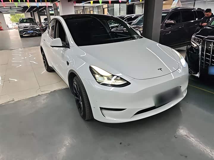 Фото 4 - Tesla Model Y