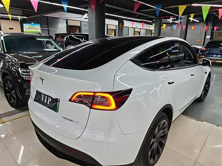 Фото 7 - Tesla Model Y