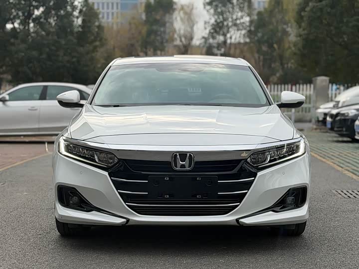Фото 2 - Honda Accord