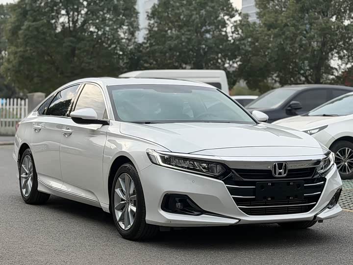 Фото 3 - Honda Accord