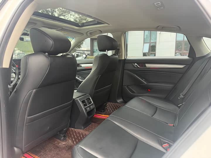 Фото 7 - Honda Accord