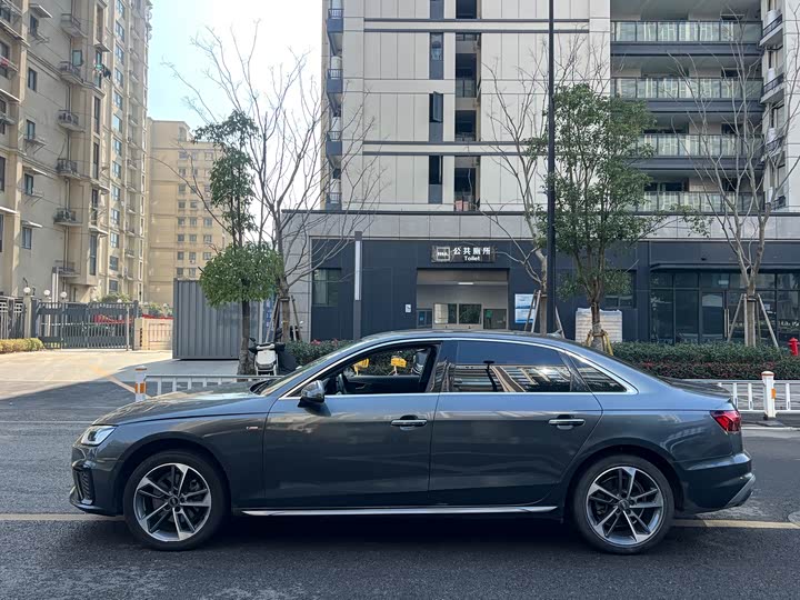 Фото 7 - Audi A4L