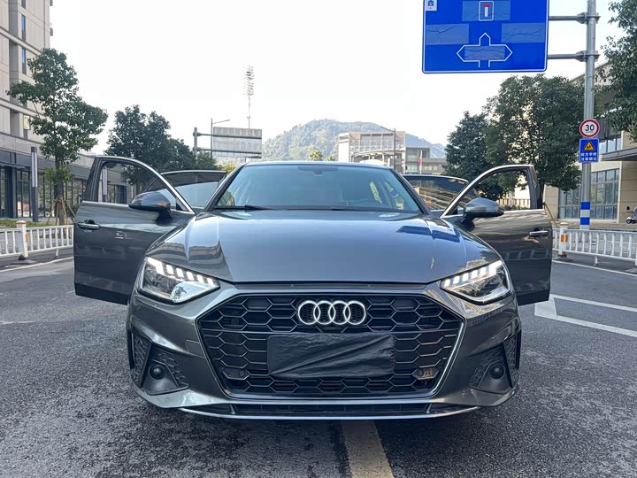 Фото 8 - Audi A4L