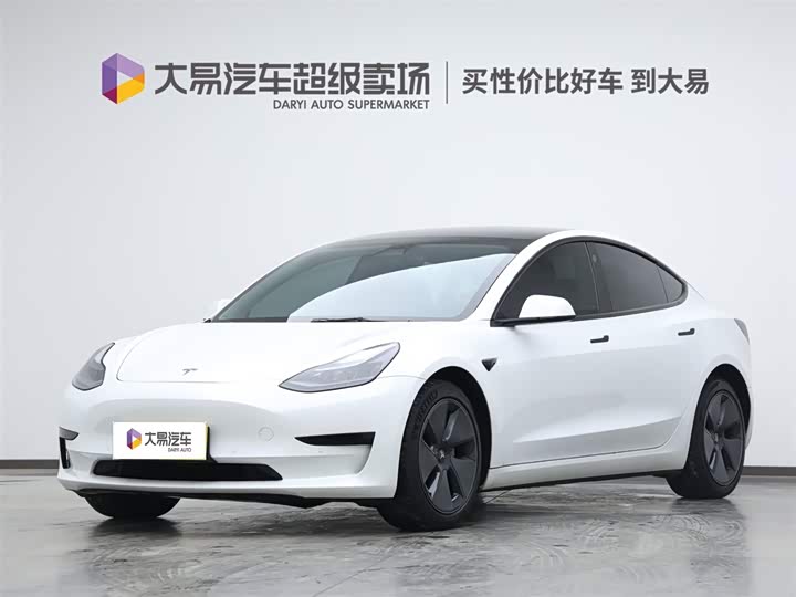 Фото 1 - Tesla Model 3