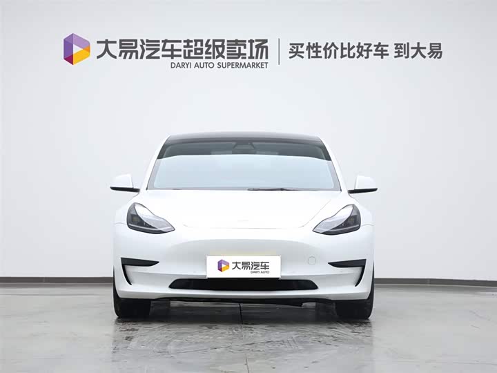 Фото 2 - Tesla Model 3