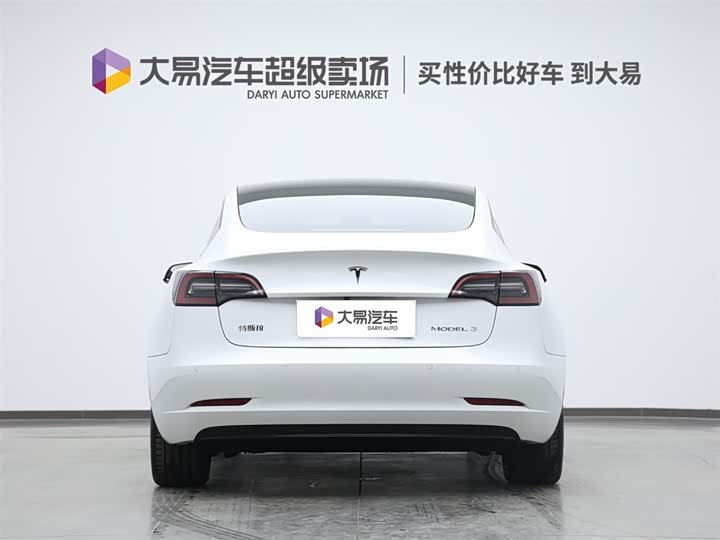 Фото 4 - Tesla Model 3