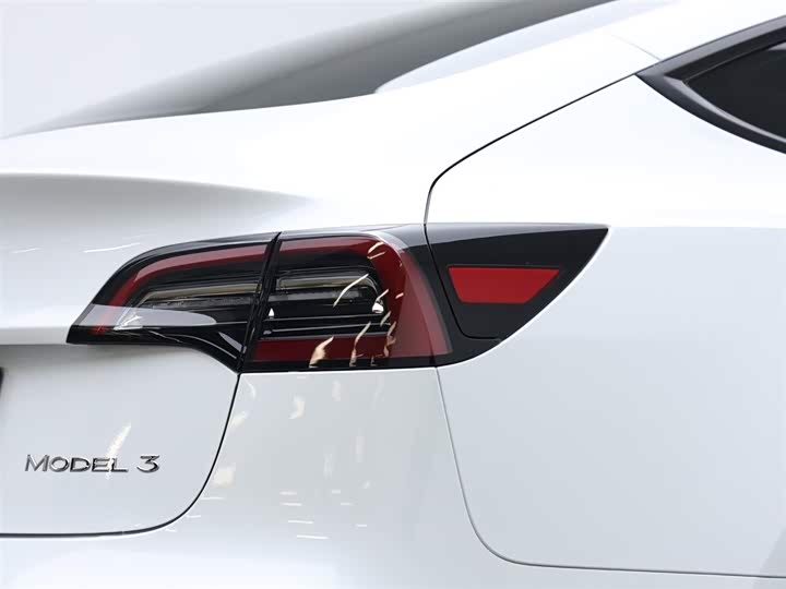 Фото 7 - Tesla Model 3