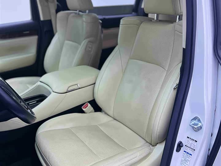 Фото 5 - Toyota Alphard