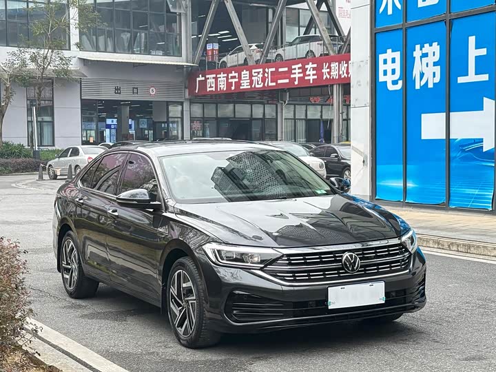 Фото 3 - Volkswagen Sagitar L