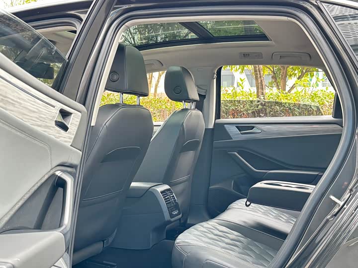 Фото 6 - Volkswagen Sagitar L