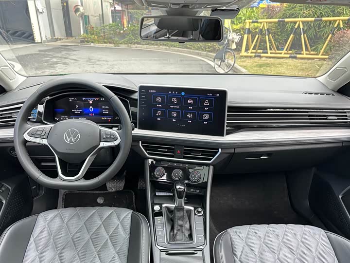 Фото 8 - Volkswagen Sagitar L