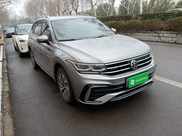 Фото 4 - Volkswagen Tiguan L Hybrid