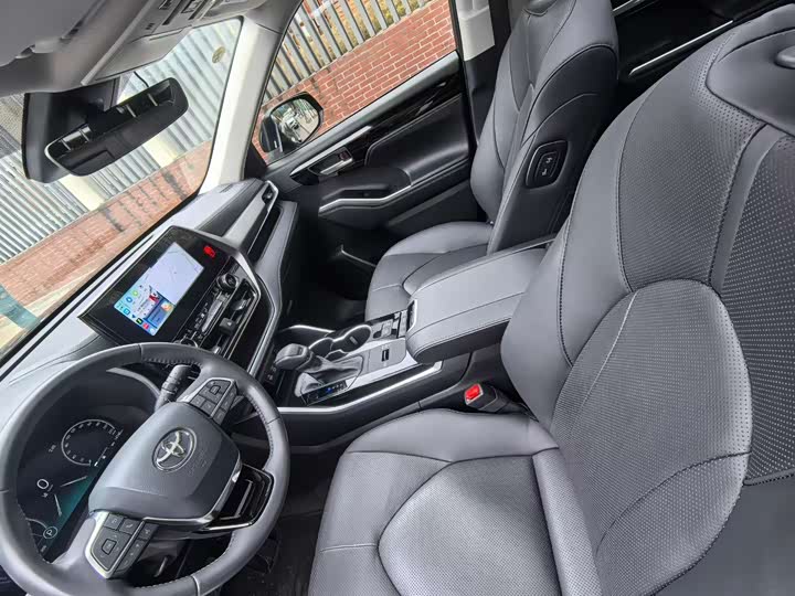 Фото 3 - Toyota Highlander