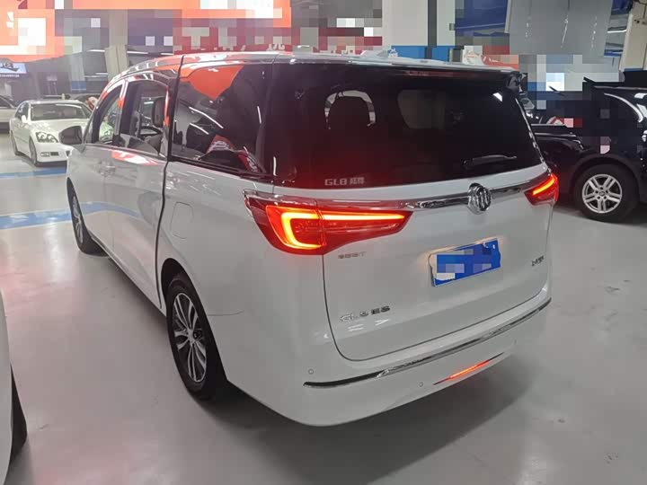 Фото 5 - Buick GL8 ES