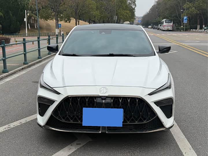 Фото 2 - MG Motor 5 Scorpio