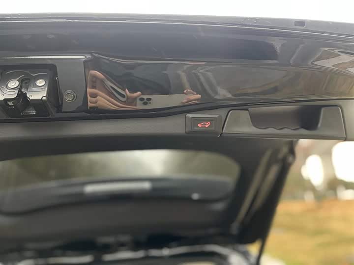 Фото 9 - Toyota RAV4