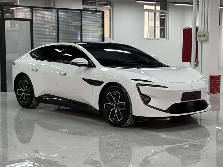 Фото 3 - Avatr 12