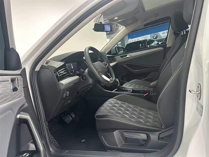 Фото 3 - Volkswagen Sagitar L