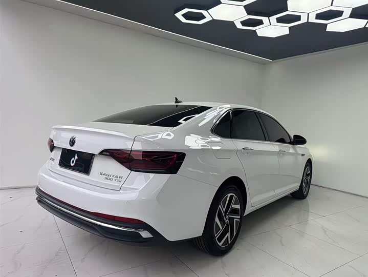 Фото 5 - Volkswagen Sagitar L