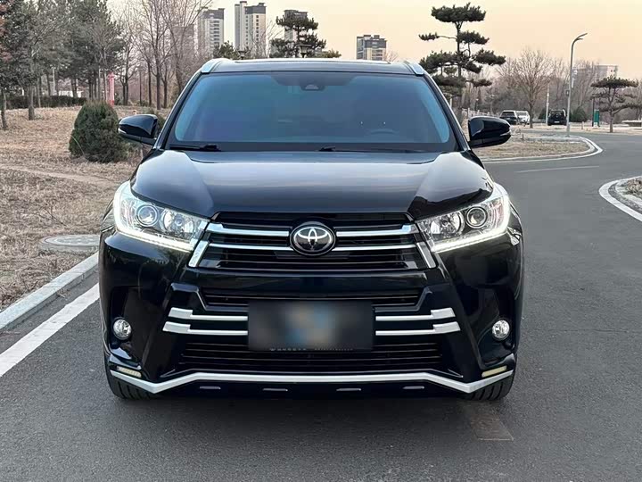 Фото 9 - Toyota Highlander