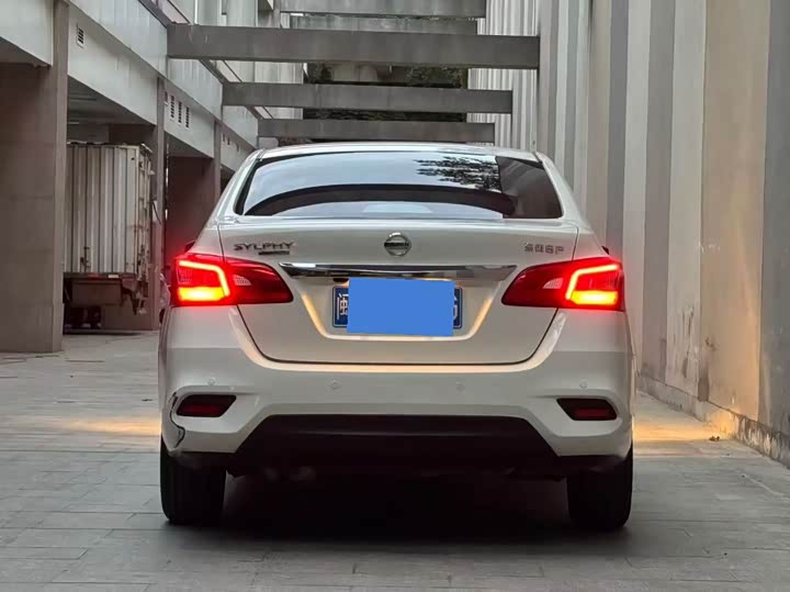 Фото 5 - Nissan Sylphy