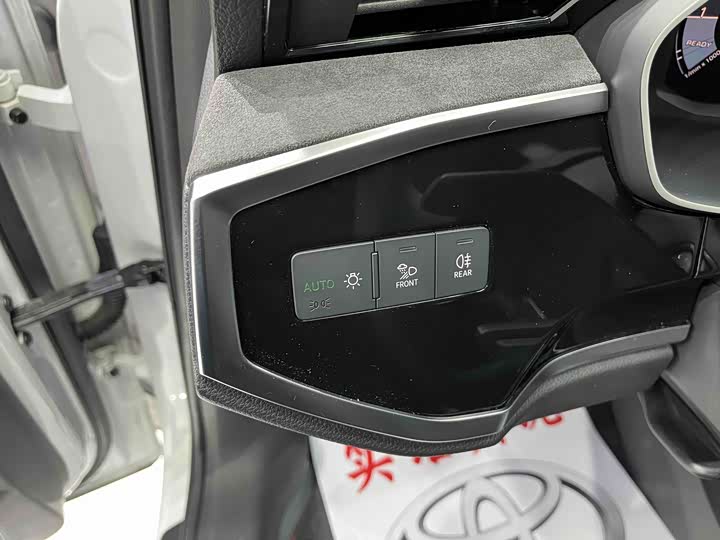 Фото 8 - Audi Q2L