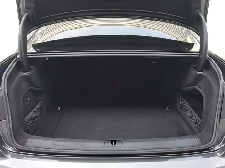 Фото 6 - Audi A4L