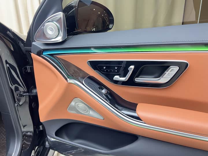 Фото 5 - Mercedes-Benz S-Class