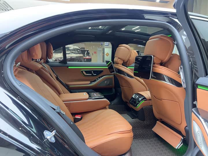 Фото 7 - Mercedes-Benz S-Class