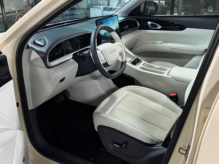 Фото 8 - Geely Galaxy Geome