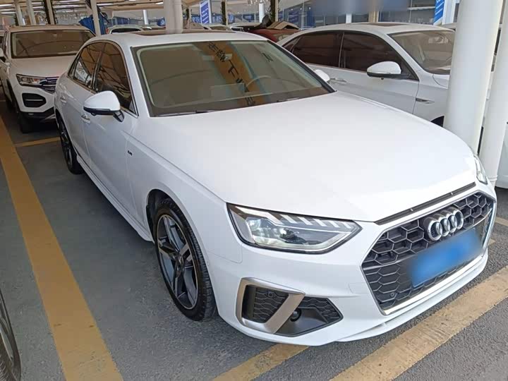 Фото 4 - Audi A4L