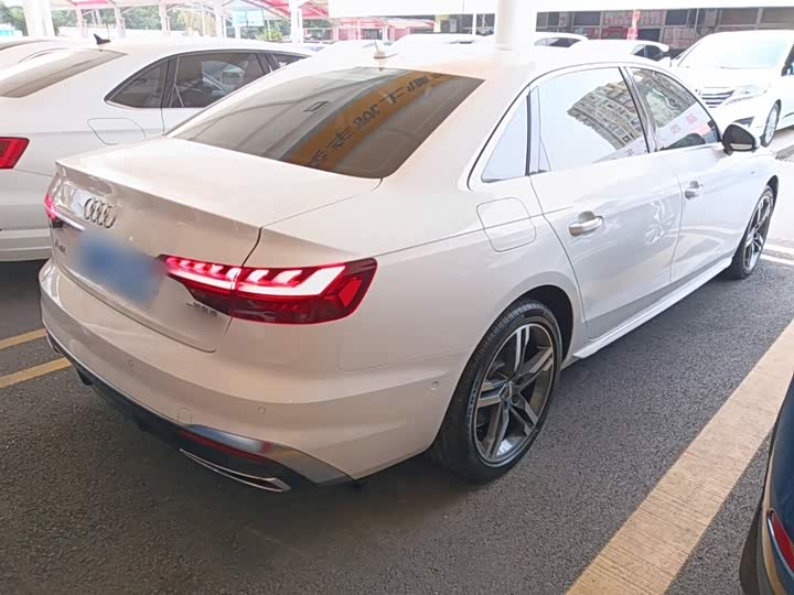 Фото 7 - Audi A4L